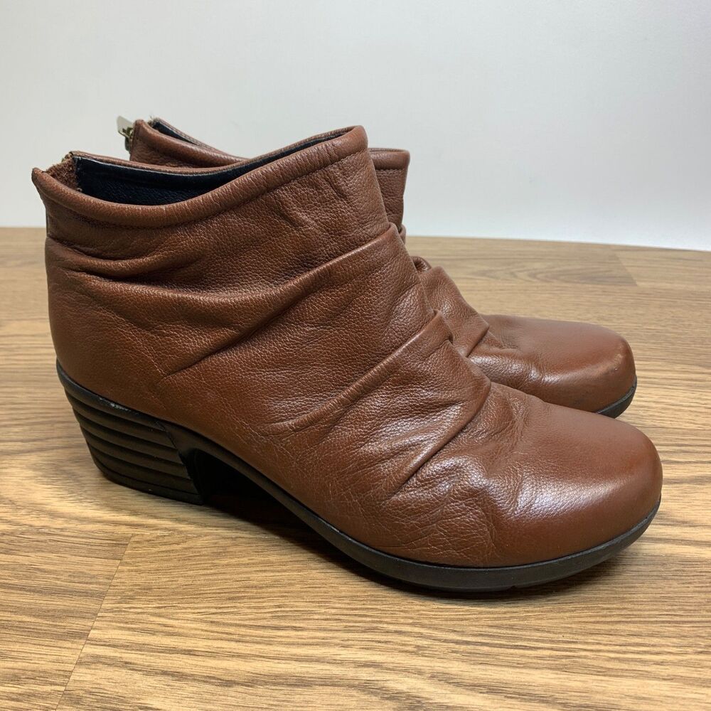 Sanita Genuine Leather Size 11.5 US 42 EU Zip Up Ruched Pleated Ankle Boots